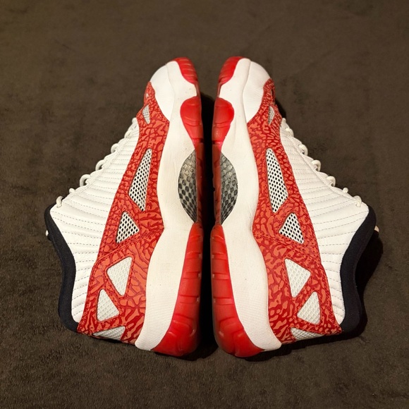 Jordan 11 Low IE \'Chicago\' main image 7